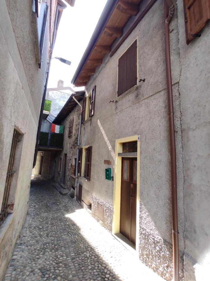 ليرنا La Casa A Chiocciola Between Lake And Mountains المظهر الخارجي الصورة