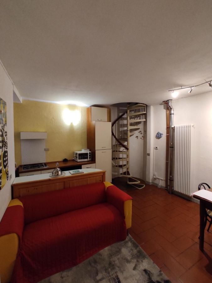 ليرنا La Casa A Chiocciola Between Lake And Mountains المظهر الخارجي الصورة