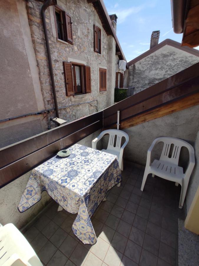 ليرنا La Casa A Chiocciola Between Lake And Mountains المظهر الخارجي الصورة
