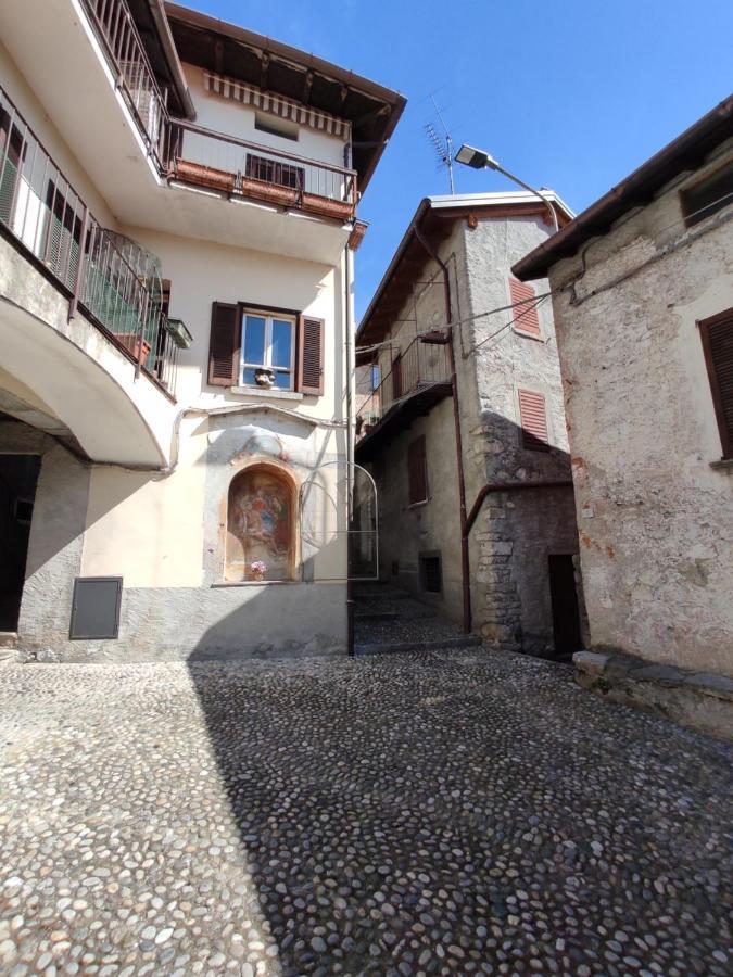 ليرنا La Casa A Chiocciola Between Lake And Mountains المظهر الخارجي الصورة