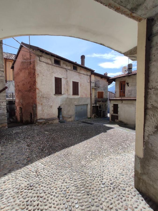 ليرنا La Casa A Chiocciola Between Lake And Mountains المظهر الخارجي الصورة